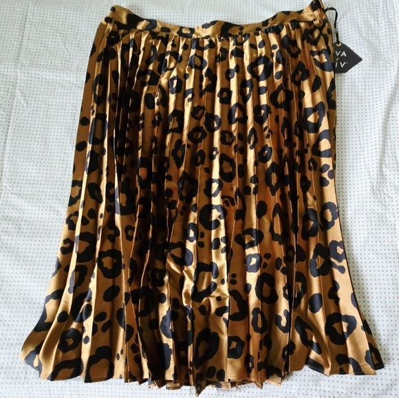 Leopard Print Satin Pleated Skirt Size 1X - Picture 6 of 6